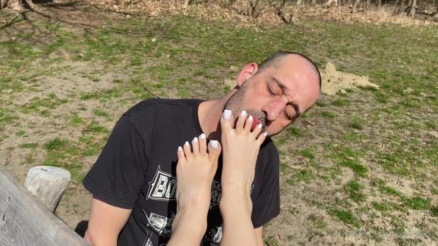 lenas-diary 31-03-2021-2069839810-My footsucker The weather is nice and that’s why my stupid slave had to spoil my feet o [updated: 2024-12-30]