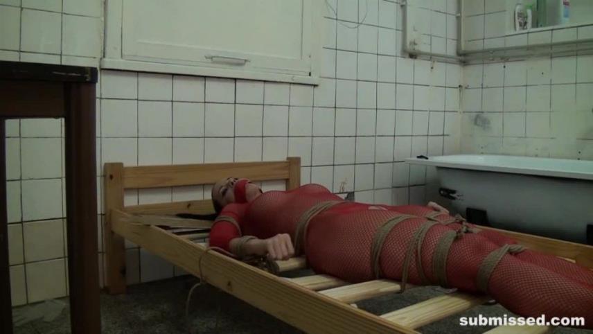 Cindy in the butchery bound to the bed [updated: 2025-01-06]